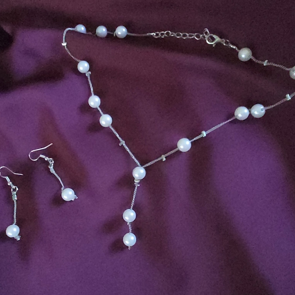 Elegant Silver Pearl Necklace and Earring Set